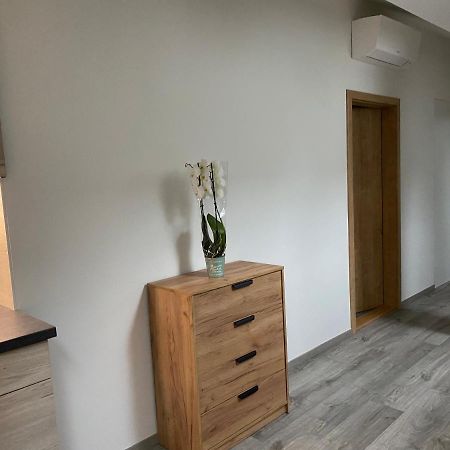 Klicperovo 2Kk Appartamento Hradec Králové Esterno foto