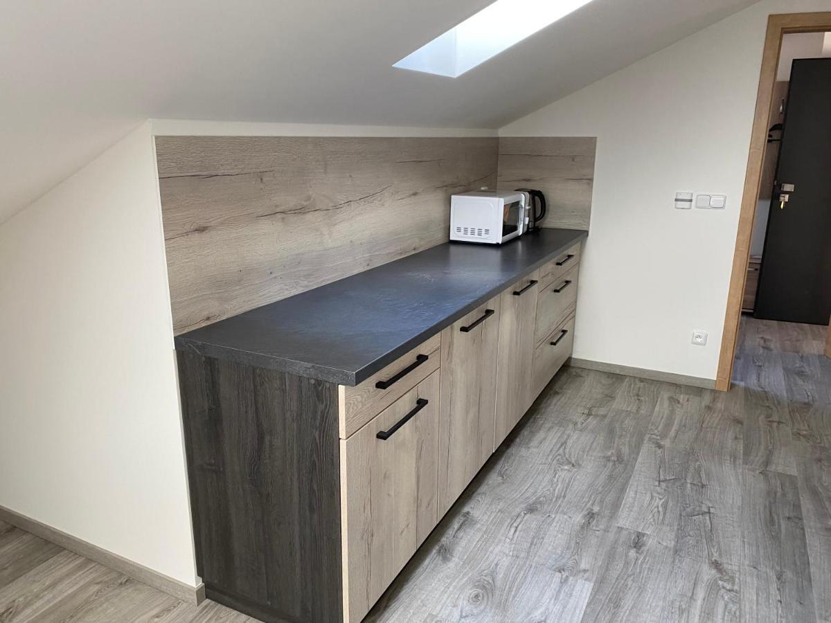 Klicperovo 2Kk Appartamento Hradec Králové Esterno foto